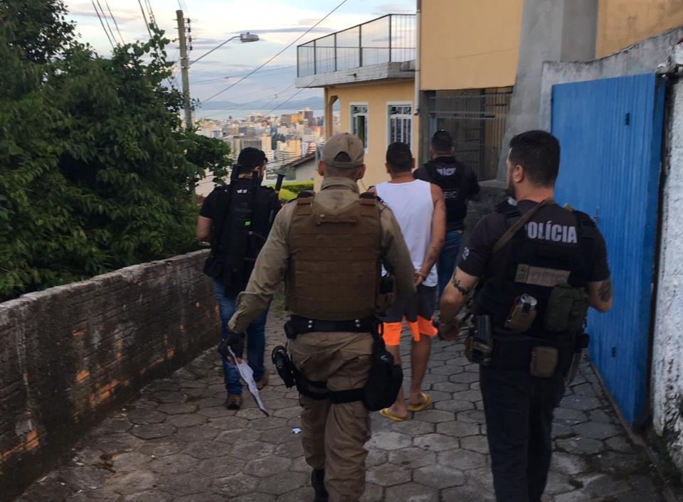 Operação resultou no cumprimento de 49 mandados de busca e apreensão - Polícia Civil/Divulgação/ND