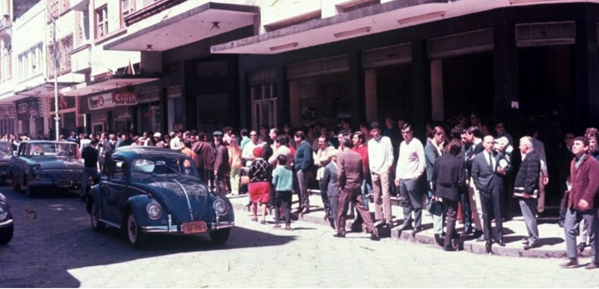 Ponto “nervoso” da cidade, no fim da década de 1960, um pouco antes do calçadão - Divulgação