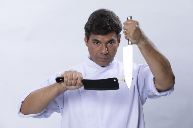 Felipe Bronze surpreende os chefs com desafio emocionante&nbsp;– Foto: Antonio Chahestian/Record TV