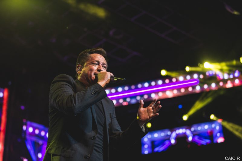 Leonardo interpreta can&ccedil;&otilde;es de seu mais recente trabalho o DVD &ldquo;Canto, Bebo e Choro” – Divulga&ccedil;&atilde;o/ND