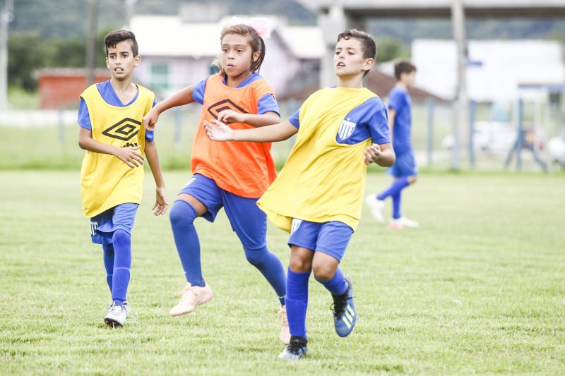 Nati Pereira, em seu primeiro treino na base do Ava&iacute; – Marco Santiago/ND