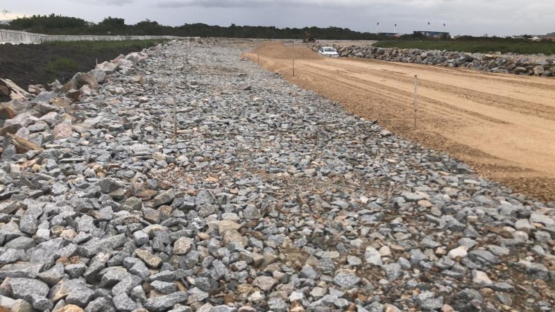 Obra de acesso ao aeroporto Hercílio Luz; último lote está travado em função dos processos de desapropriações – Flávio Tin/ND