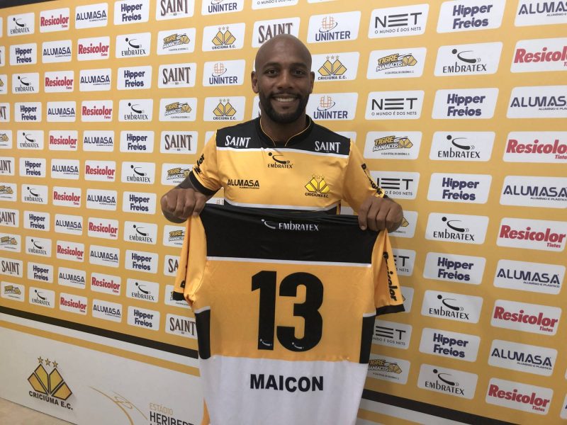 O lateral <strong>Maicon</strong>, aos 38 anos, está sem clube, porém tem negociações com o Fast Clube e o Vila Nova. Jogador teve passagem recente por Avaí e Criciúma (clube o qual foi revelado) – Foto: Divulgação/ND