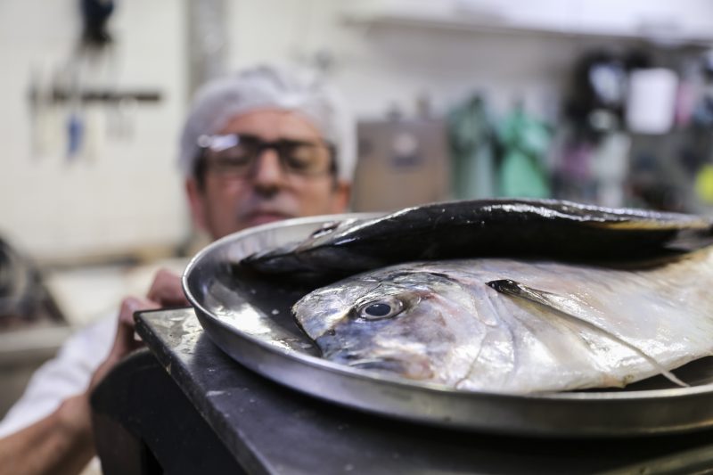 Peixes s&atilde;o fonte de &ocirc;mega-3, subst&acirc;ncia que deve ser consumida em n&iacute;veis adequados – Foto: Anderson Coelho/Arquivo/ND