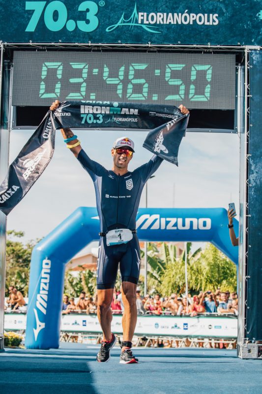 O IRONMAN 70.3 termina com uma corrida de 21.km, o equivalente a uma Meia Maratona – Foto: Romulo Cruz/Divulga&ccedil;&atilde;o/ND