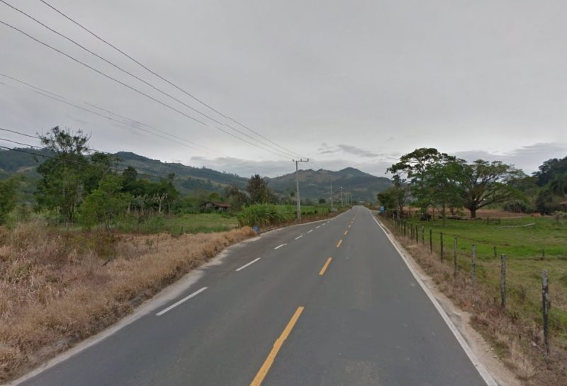 Rodovia SC-435 não possui acostamento – Google Street View-2011/Reprodução/ND