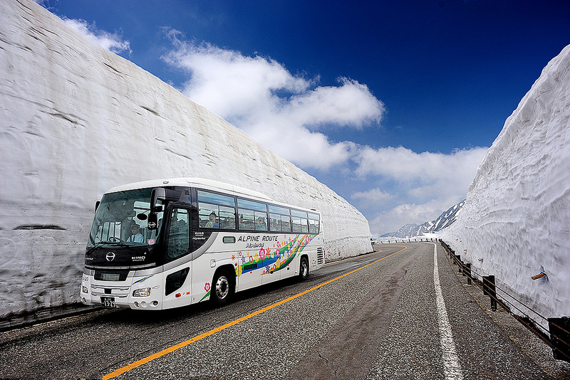 A Rota Alpina Kurobe-Tateyama entra para a lista de lugares mais legais do Japão. Com cerca de 90 quilômetros de extensão, a rodovia passa pelo meio de paredes de neve com mais de 20 metros de altura - Foto: M Reza Faisal via VisualHunt / CC BY-NC-ND - Foto: M Reza Faisal via VisualHunt / CC BY-NC-ND/Garagem 360/ND