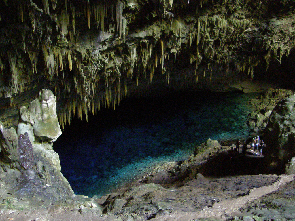 Gruta da Lagoa Azul - PACO POMARES on Visual Hunt / CC BY-NC-SA - PACO POMARES on Visual Hunt / CC BY-NC-SA/Rota de Férias/ND