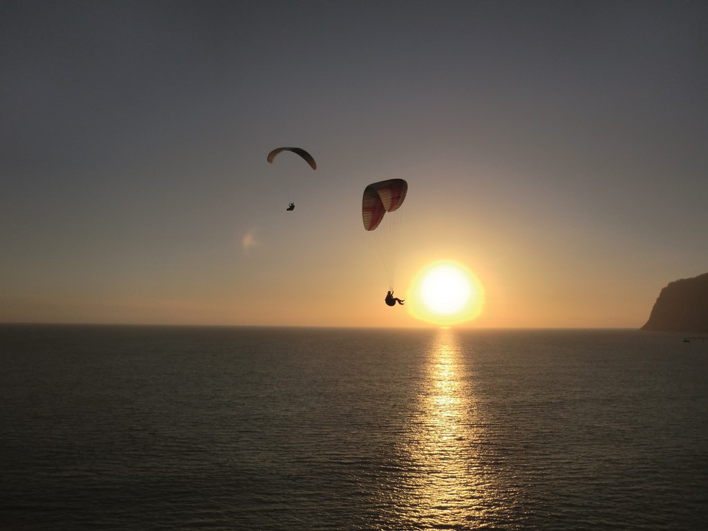 Parapente, na Ilha da Madeira - Turismo da Madeira - Turismo da Madeira/Rota de Férias/ND