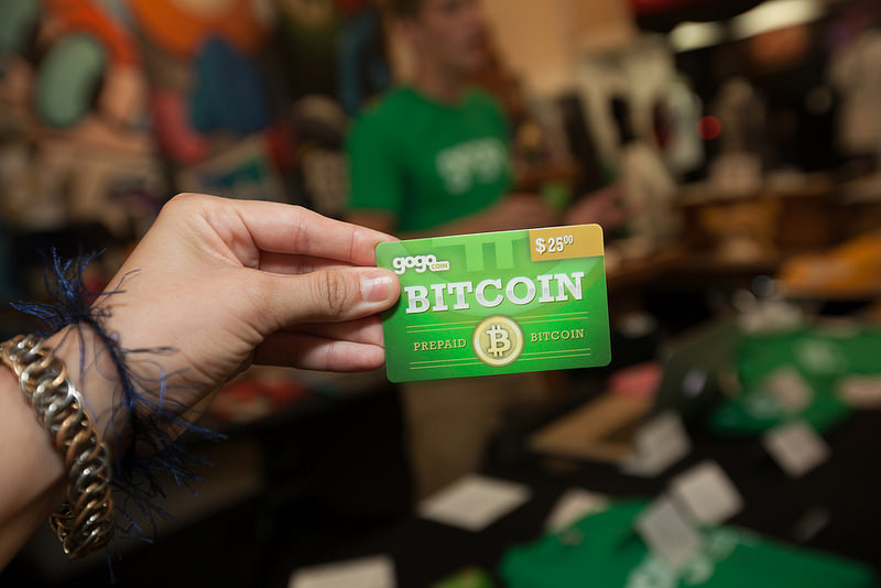 Bitcoin (2009): Em meados de 2009, uma pessoa – ou um grupo, não se sabe ao certo – usou o codinome Satoshi Nakamoto e colocou o dinheiro virtual em circulação. A primeira transação com Bitcoin ocorreu em 12 de janeiro de 2009. Nasciam as criptomoedas e as tecnologias de blockchain. - Crédito: pinguino via VisualHunt.com / CC BY/33Giga/ND
