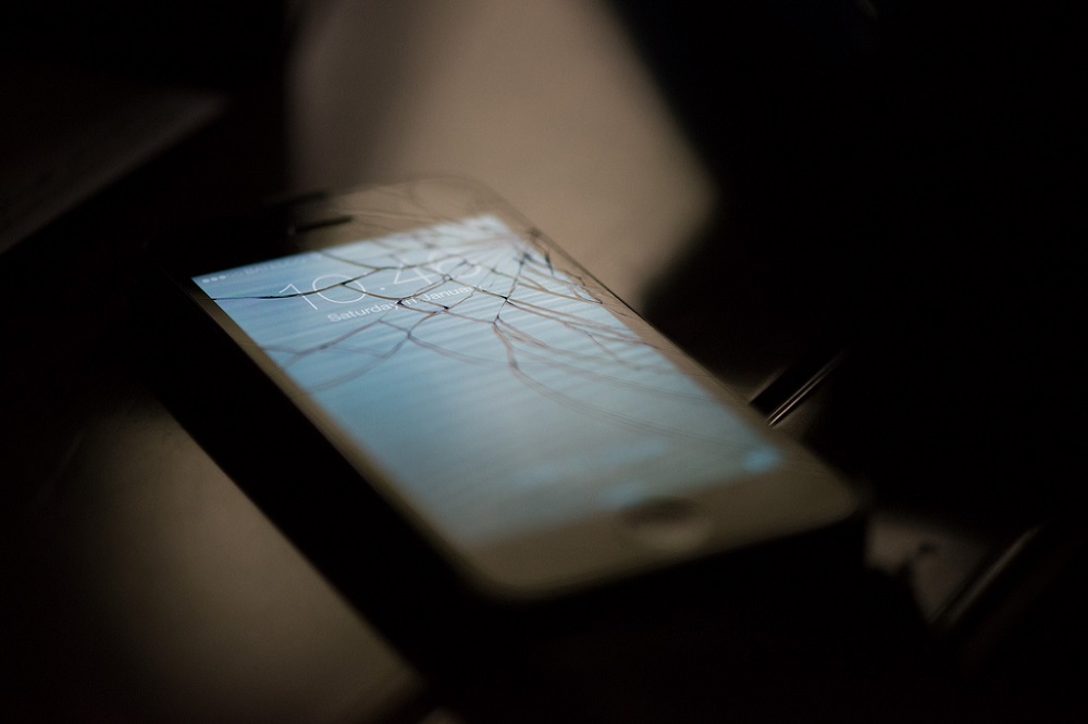 Raios cósmicos afetam celulares: Um alerta da NASA dizia que durante o período da 00h30 às 3h30 de determinado dia era necessário desligar os aparelhos mobile e mantê-los longe do corpo. Isso porque os raios cósmicos iriam aumentar a radicação dos dispositivos e se tornariam prejudiciais para o ser humano. A história da carochinha começou a circular em 2008, mas teve sobrevida em 2010, 2013 e 2015. - Crédito: siraf72 via VisualHunt / CC BY/33Giga/ND