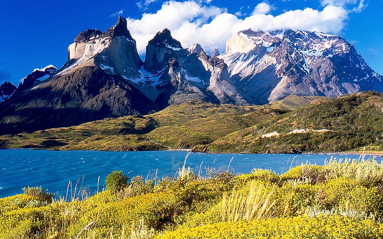 A região da Patagônia chilena é o local perfeito para quem gosta de cenários naturais. Vale a pena conferir locais como o Parque Nacional de Torres Del Paine e Puerto Natales - melenama on VisualHunt / CC BY - melenama on VisualHunt / CC BY/Rota de Férias/ND