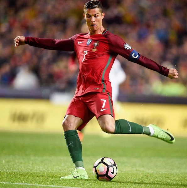 As 50 celebridades mais seguidas do Instagram - 1. Cristiano Ronaldo (www.instagram.com/cristiano) – 152 milhões de seguidores - Crédito: Reprodução Instagram /33Giga/ND