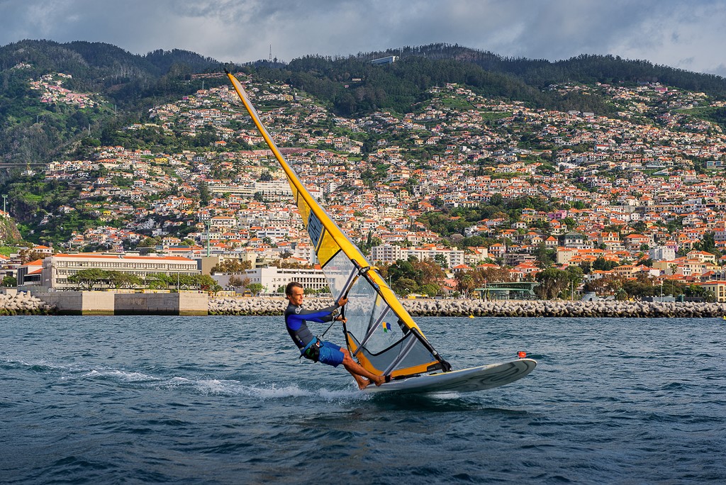 Windsorf, uma das atividades típicas de Funchal - Divulgação - Divulgação/Rota de Férias/ND