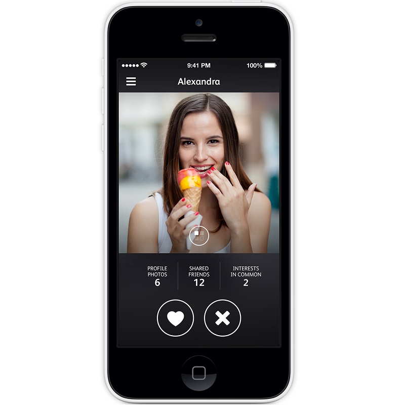 Hot or Not – Disponível para Android (<a href="https://goo.gl/JUdzPg">https://goo.gl/JUdzPg</a>) e iOS (<a href="https://goo.gl/ZSzSVs">https://goo.gl/ZSzSVs</a>), o aplicativo é uma mistura de Tinder com Lulu – aquele programa em que as mulheres davam notas aos homens. Isso porque, além de conversar e dizer se você gostou ou não de alguém, é possível dar nota pela beleza das pessoas. O único problema é que você tem que alimentar o app com fotos constantemente, caso contrário, as imagens de usuários, sua pontuação e outras características ficam ocultas. - Crédito: Divulgação/33Giga/ND