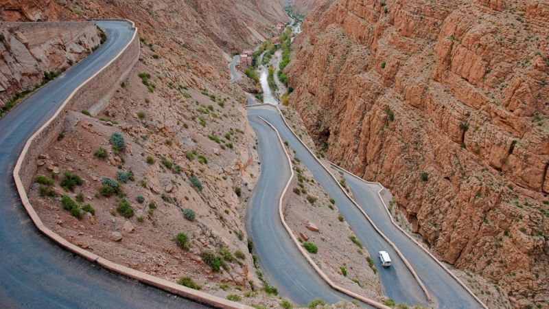 A estrada Garganta Dades fica entre Dades Boumalne e Msemrir, no Marrocos. O local chama a atenção por causa das belas formações rochosas avermelhadas - Foto: juanjolostium via VisualHunt / CC BY-NC-SA - Foto: juanjolostium via VisualHunt / CC BY-NC-SA/Garagem 360/ND