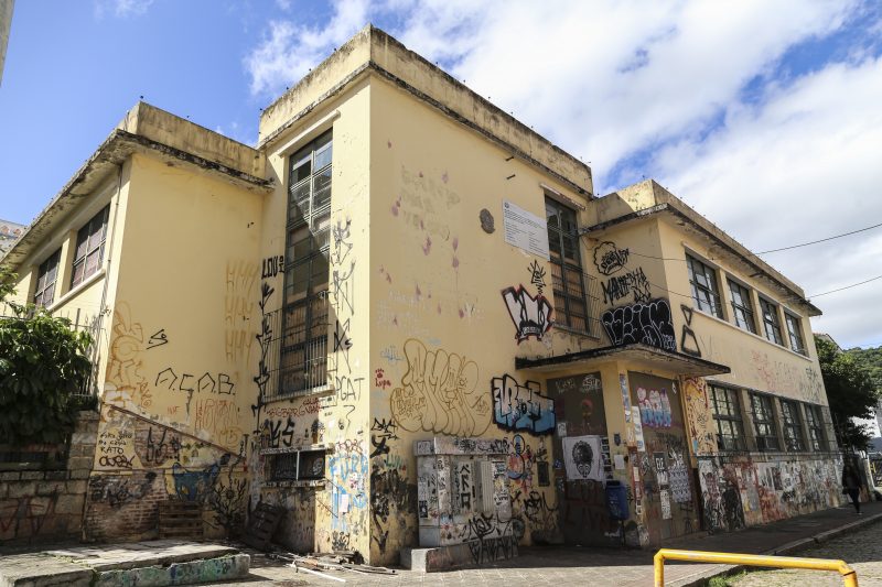 Prédio da Escola Antonieta de Barros, no Centro de Florianópolis – Foto: Anderson Coelho/ND