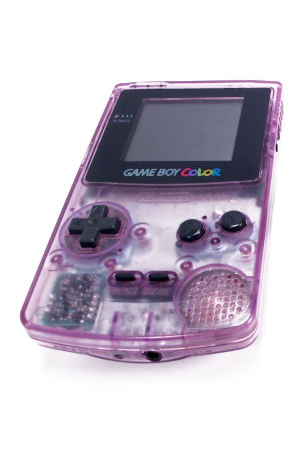 O Game Boy Color, de 1998, trouxe as primeiras cores na tela do portátil. - Crédito: Photo credit: Regonold via Visual Hunt / CC BY-NC-SA/33Giga/ND