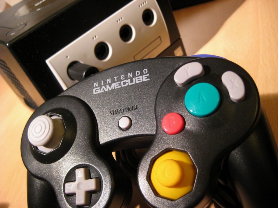 O GameCube marcou a entrada da Nintendo na sexta geração dos videogames, em 2001. - Crédito: luftholen via Visual hunt / CC BY-SA/33Giga/ND