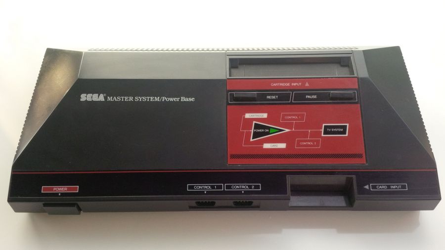 Lançado pela Sega em 1985, o Master System foi a resposta da empresa ao Nintendinho, ainda na era 8-bits. - Crédito: Mister Xiado via VisualHunt / CC BY-NC-SA/33Giga/ND