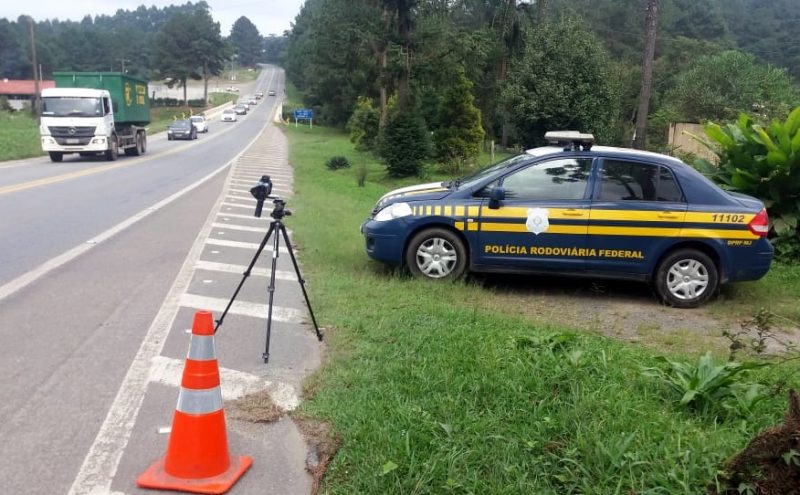 A PRF j&aacute; flagrou mais de 85 mil ve&iacute;culos acima do limite de velocidade este ano nas rodovias federais de SC – PRF/Divulga&ccedil;&atilde;o