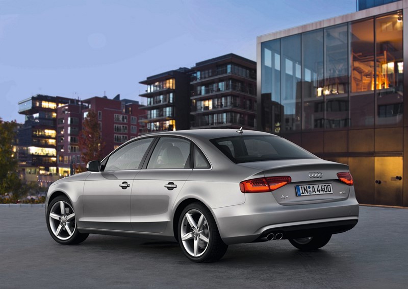 Audi A4: foi convocado por risco de incêndio. A matéria completa está aqui: <a href="https://bit.ly/2CW1lBg">https://bit.ly/2CW1lBg</a> - Foto: Divulgação - Foto: Divulgação/Garagem 360/ND
