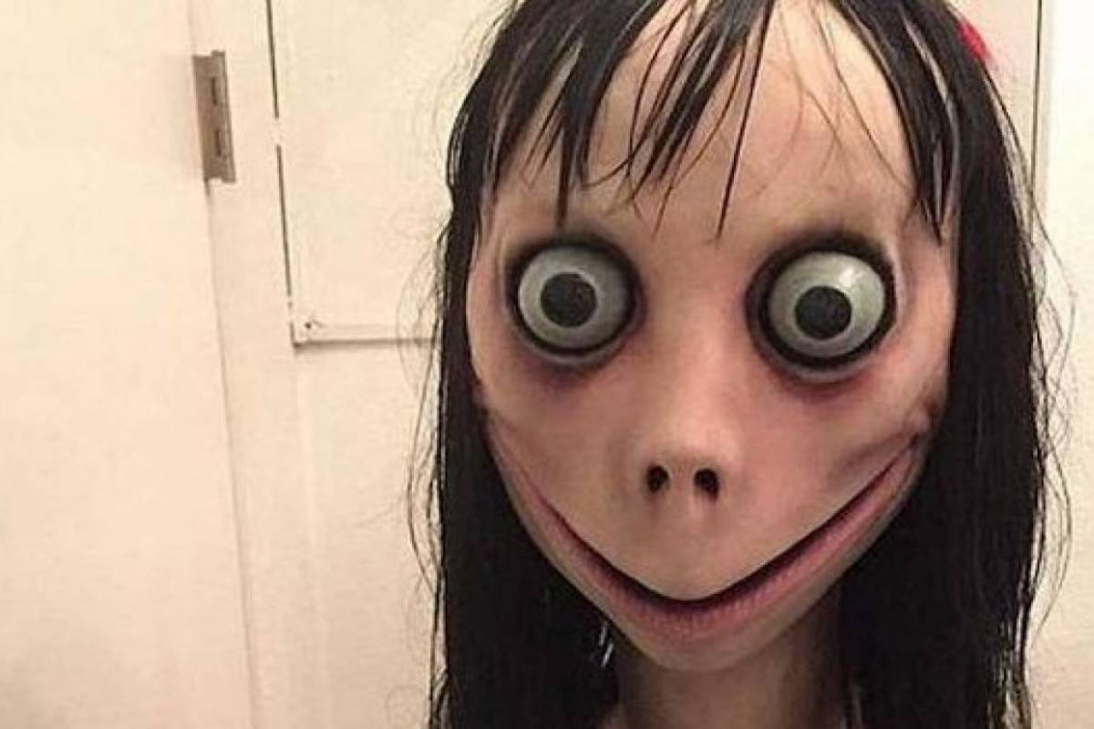 MoMo: Essa vira e mexe volta a circular. O boato é que a MoMo, personagem de um vídeo que aparece no YouTube, ensina crianças a se matar. Sempre que a mentira volta a circular, há pânico e histeria entre pais e adultos. Mas, na prática, nunca houve um registro de alguém se suicidando por conta do personagem. Saiba mais sobre o caso em <a href="http://bit.ly/2FFG9RE">http://bit.ly/2FFG9RE</a>. - Crédito: Reprodução Redes Sociais/33Giga/ND