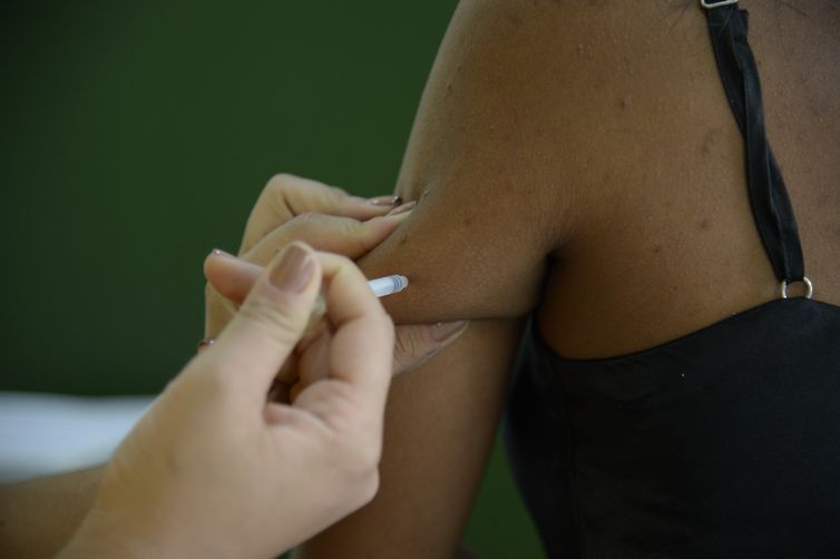 Rio de Janeiro – Rio Imagem abre posto de vacinação contra a febre amarela, no centro do Rio, com funcionamento das 7 às 22h. (Tomaz Silva/Agência Brasil) – Foto: Tomaz Silva/Agência Brasil/ND