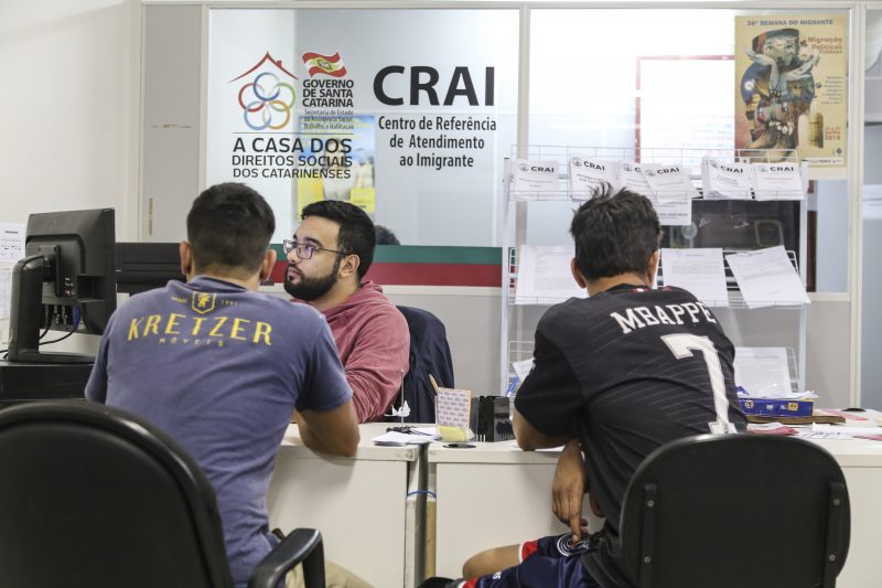 Haitianos, venezuelanos, argentinos, uruguaios e cubanos são os imigrantes que mais procuram o serviço do Crai – Anderson Coelho/ND
