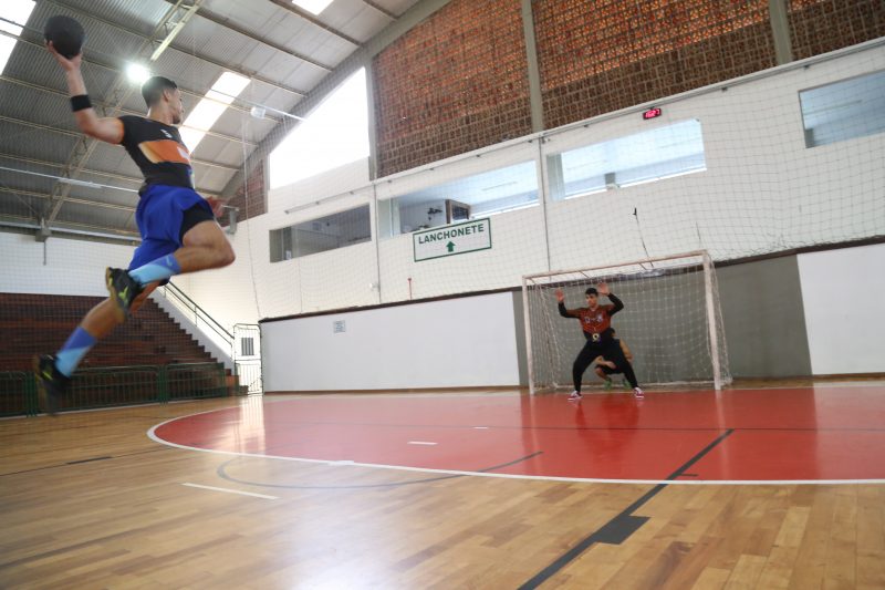 jogo de handebol