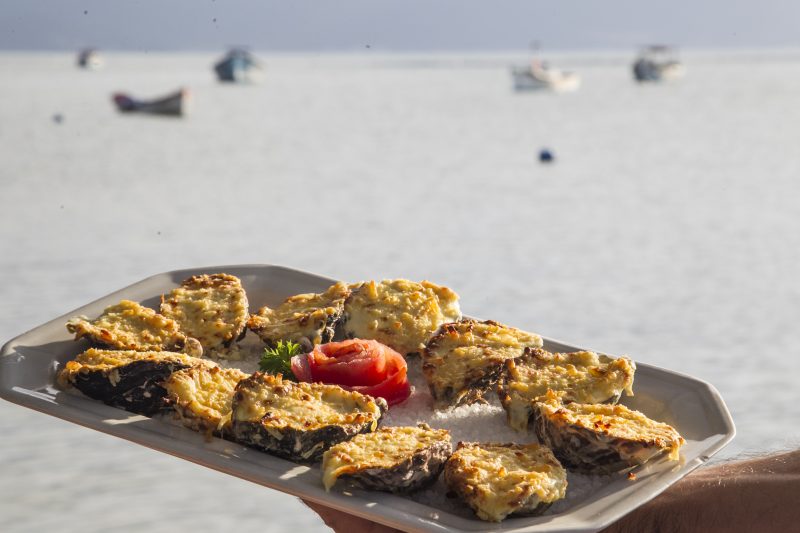 As ostras s&atilde;o preparadas de diferentes formas nos restaurantes de Santo Ant&ocirc;nio de Lisboa – Foto: Arquivo/Marco Santiago/ND