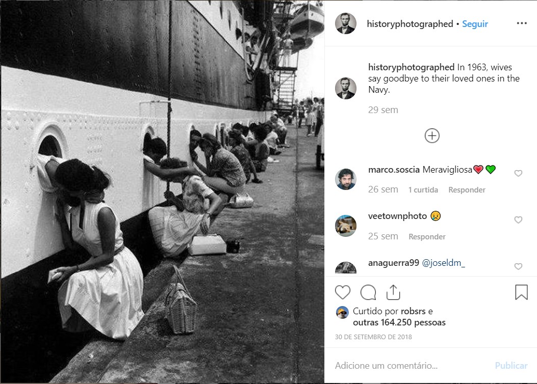 Em 1963, esposas e namoradas se despedem de seus amados convocados para a Marinha - Crédito: reprodução/33Giga/ND