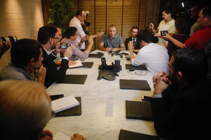 Coletiva durou quase uma hora e foi concedida no escritório do advogado – Flávio Tin/ND