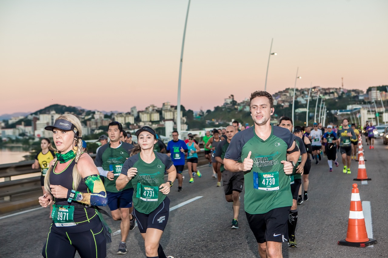 Galeria de fotos 42k Maratona Internacional de Florianópolis