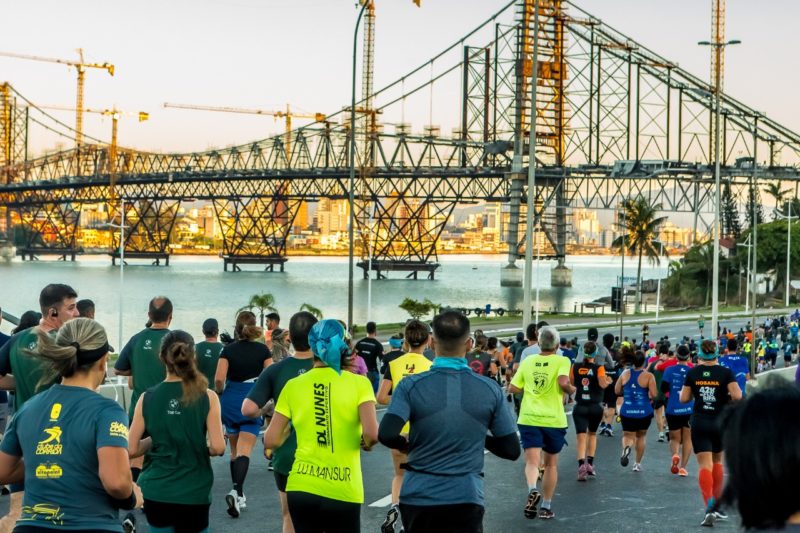 Todos os participantes precisam usar m&aacute;scara durante a prova – Foto: Daniel Werneck/divulga&ccedil;&atilde;o/ND