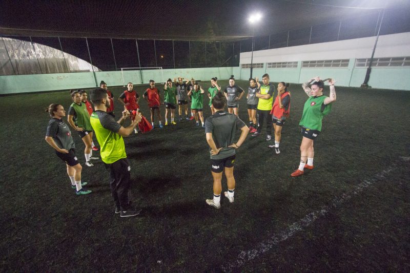 Atletas do Fut7 do Figueirense entram treinam toda semana, na quadra do Paula Ramos – Foto Flavio Tin/ND