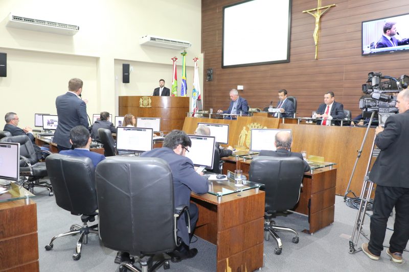 Legislativo da Capital aprovou projeto polêmico na última sessão antes do recesso