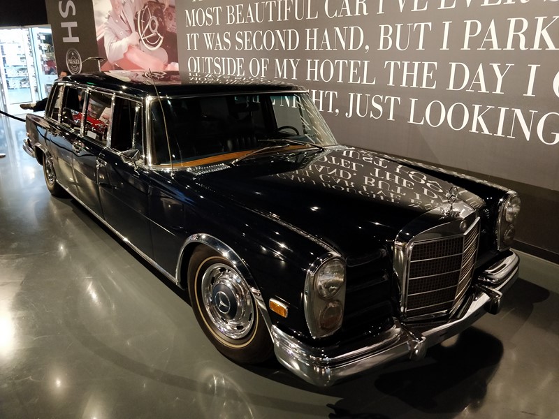 1969 Mercedes-Benz 600 Limousine – Tradicional, o modelo Gross Pullman de seis portas era muito usado por membros de cortes pelo mundo todo. Com o Rei do Rock não era diferente. O carro tem janela de vidro para separar a cabine do motorista da parte de trás do interior, bem como telefone e televisão. Ele pode ser visto no documentário “Elvis on Tour”, de 1972, gravado pela MGM - Foto: Paulo Basso Jr./Garagem360 - Foto: Paulo Basso Jr./Garagem360/Garagem 360/ND