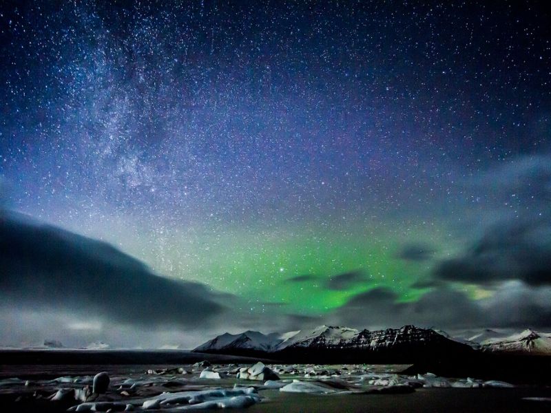 Na Islândia, a temperatura pode chegar a menos 40ºC. Apesar do frio, o inverno é a época em que muita gente vai para lá assistir ao espetáculo da aurora boreal - Claudia Regina CC via Visual Hunt / CC BY-SA - Claudia Regina CC via Visual Hunt / CC BY-SA/Rota de Férias/ND