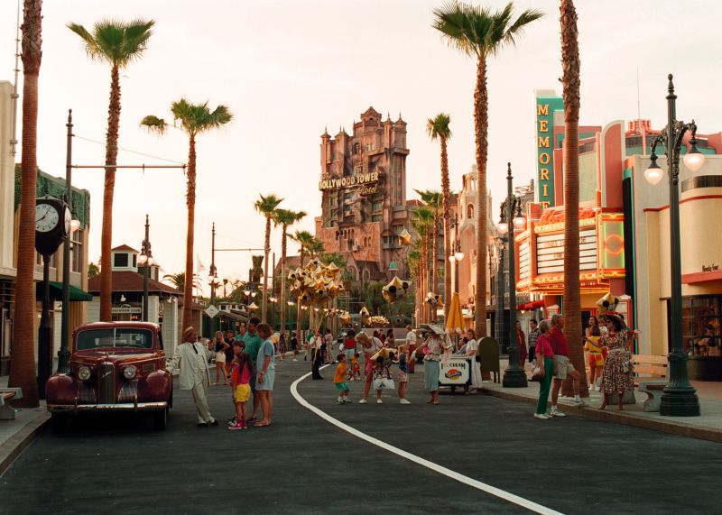 O Disney's Hollywood Studios conta com atrações mais "radicais". A montanha-russa Rock 'n' Roller Coaster Starring Aerosmith e o elevador Hollywood Tower Hotel são imperdíveis. Antigamente, o complexo se chamava MGM Studios - Divulgação - Divulgação/Rota de Férias/ND