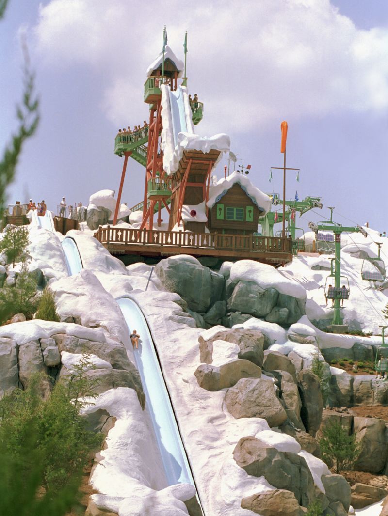 O Disney's Blizzard Beach é uma mistura de verão com inverno. O parque aquático temático é inspirado em um ambiente que passou por uma forte nevasca e agora está em fase de degelo - Divulgação - Divulgação/Rota de Férias/ND