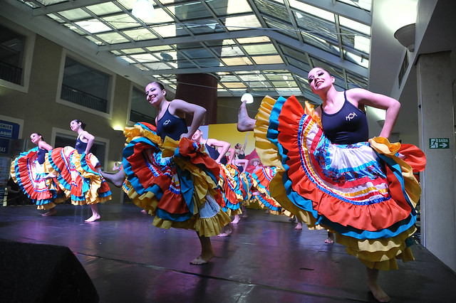 Palcos Abertos - O que: Montado em seis diferentes pontos da cidade, os Palcos Abertos recebem grupos de todos os gêneros e levam a dança para toda a comunidade. Além disso. a já tradicional visita aos hospitais de Joinville, que leva entretenimento aos pacientes. // Quando: CEU Aventureiro - 20 e 21 de julho, das 15h às 16h30; Garten Shopping - 18 a 26 de julho, 12h às 20h30; Ginásio Abel Schulz - 17 a 27 de julho: 10h30 às 18h; Museu de Arte de Joinville (MAJ) - De 20 a 21 de julho: 10h30 às 17h30; Palco Barra Velha - De 20 a 21 de julho, 16h às 17h; Shopping Cidade das Flores - De 18 a 26 de julho, 13h às 19h;Shopping Mueller - De 18 a 26 de julho, 11h30 às 18h30. // Quanto: Gratuito. - Mauro Artur Schlieck/ND