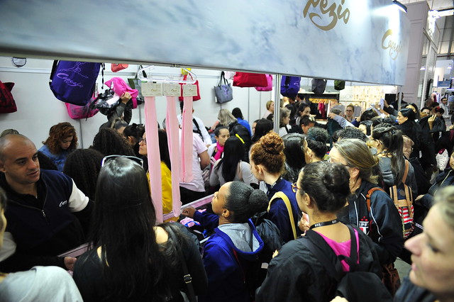 Feira da Sapatilha - O que: Espaço que reúne os melhores artigos para os mais variados gêneros de dança. O local concentra 89 expositores de produtos e serviços, além de uma praça de alimentação com 23 opções e 14 estandes de artesanato. // Quando: De 16 a 26 de julho, das 10h às 21h; 27 de julho, das 10h às 20h. // Onde: Expocentro Edmundo Dobrawa; // Quanto: aberto ao público. - Gilmar Felix/Festival de Dança/Joinville