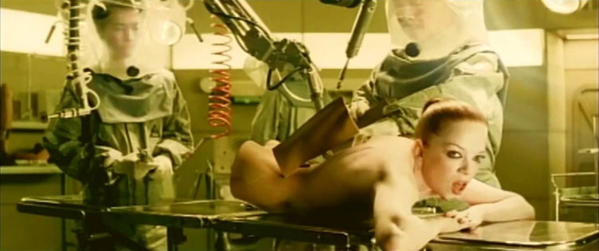 The World Is Not Enough – Garbage (1999): <a href="http://bit.ly/2KPcWsr">http://bit.ly/2KPcWsr</a> - Crédito: Reprodução YouTube/33Giga/ND