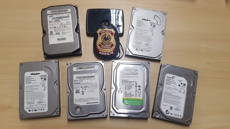 softwares possibilitavam o compartilhamento desses arquivos com usuários do mundo todo – Divulgação/Polícia Federal