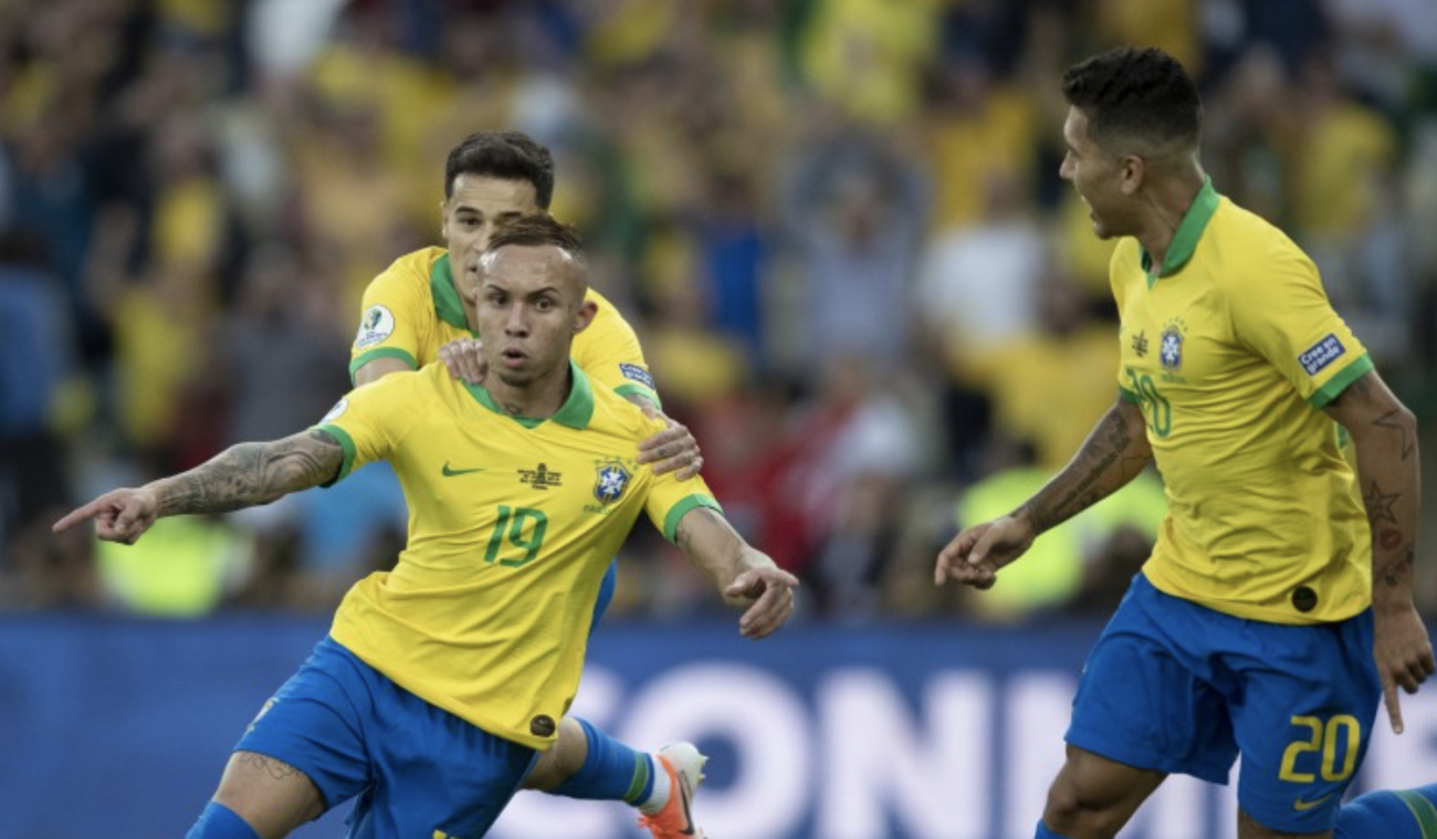 Na grande final, contra o Peru, Everton brilhou novamente, abrindo o placar. - Lucas Figueiredo/CBF