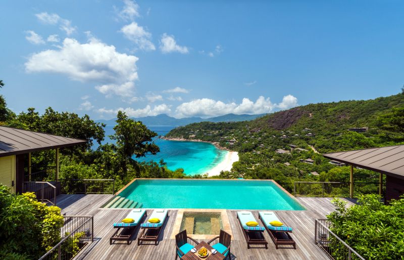 Não consegue decidir entre piscina e praia? No Four Seasons de Seicheles você pode curtir os dois ao mesmo tempo - Divulgação - Divulgação/Rota de Férias/ND