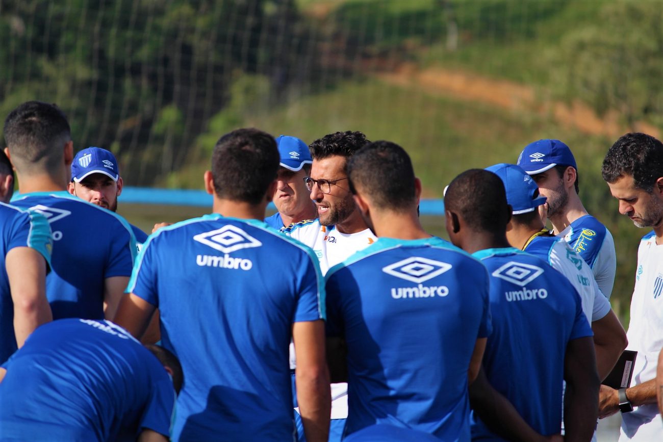 Técnico Alberto Valentim conhece o elenco e começa atividades em Águas Mornas - André Palma Ribeiro/Avaí/ND