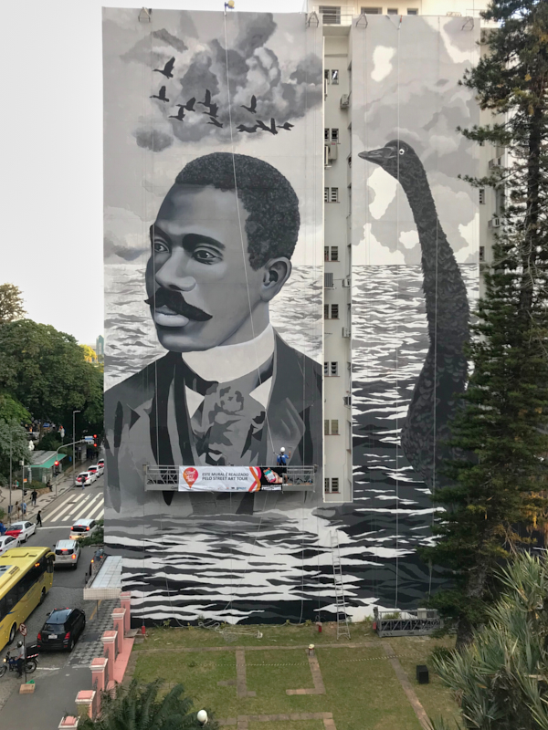 O mural em homenagem a Cruz e Sousa está no Palácio que leva o nome do escritor. A obra é de autoria de Rodrigo Rizo - Foto: Victor Moraes/Divulgação/ND