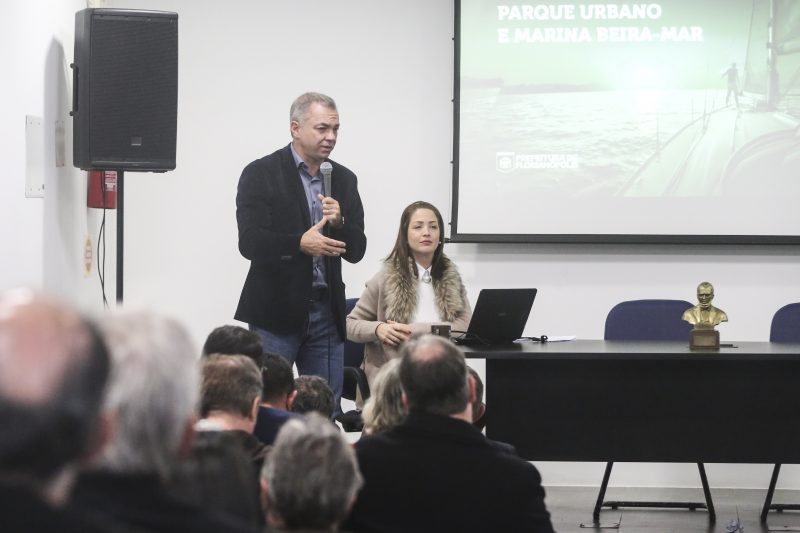 Prefeito Gean Loureiro apresenta detalhes do edital da Marina na Beira-mar Norte – Anderson Coelho/ND